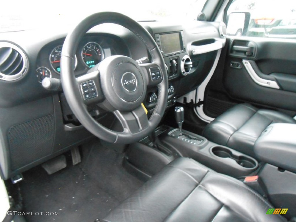 Black Interior 2011 Jeep Wrangler Unlimited Sahara 4x4 Photo #79976727