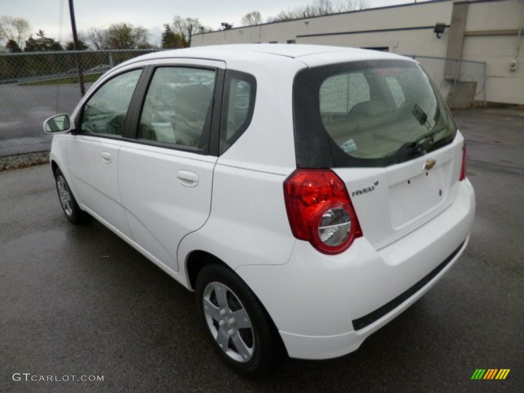 2010 Aveo Aveo5 LT - Summit White / Neutral photo #5