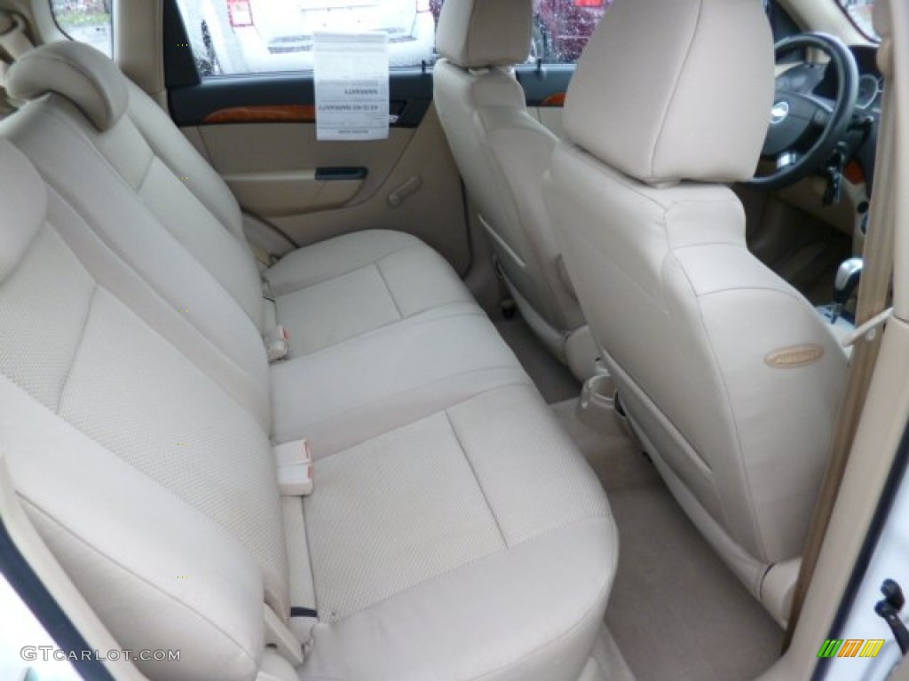 2010 Aveo Aveo5 LT - Summit White / Neutral photo #12