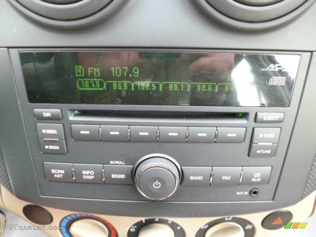 2010 Aveo Aveo5 LT - Summit White / Neutral photo #19