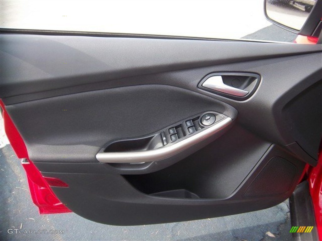 2012 Focus SEL Sedan - Race Red / Charcoal Black photo #10
