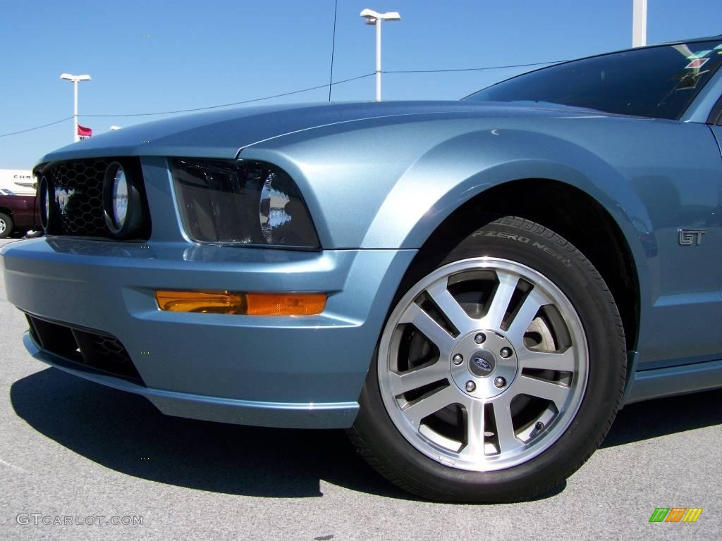 2005 Mustang GT Premium Convertible - Windveil Blue Metallic / Dark Charcoal photo #2