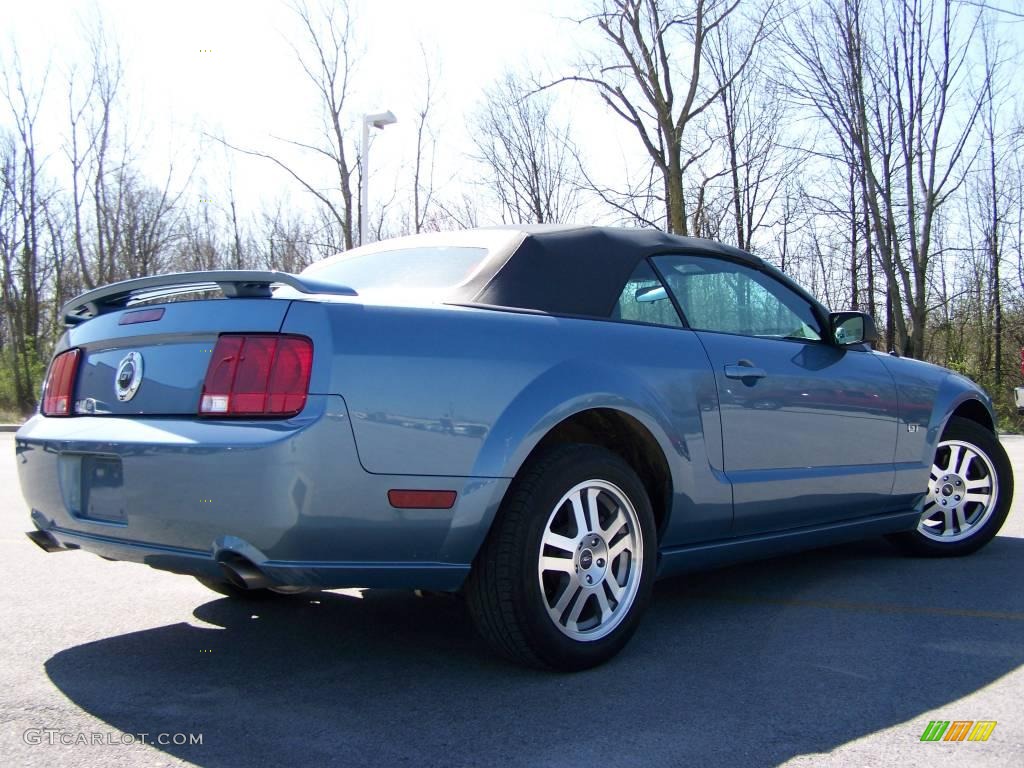 2005 Mustang GT Premium Convertible - Windveil Blue Metallic / Dark Charcoal photo #4