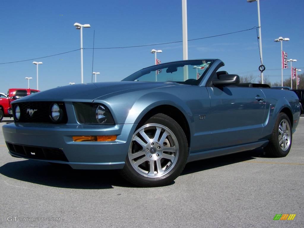 2005 Mustang GT Premium Convertible - Windveil Blue Metallic / Dark Charcoal photo #10