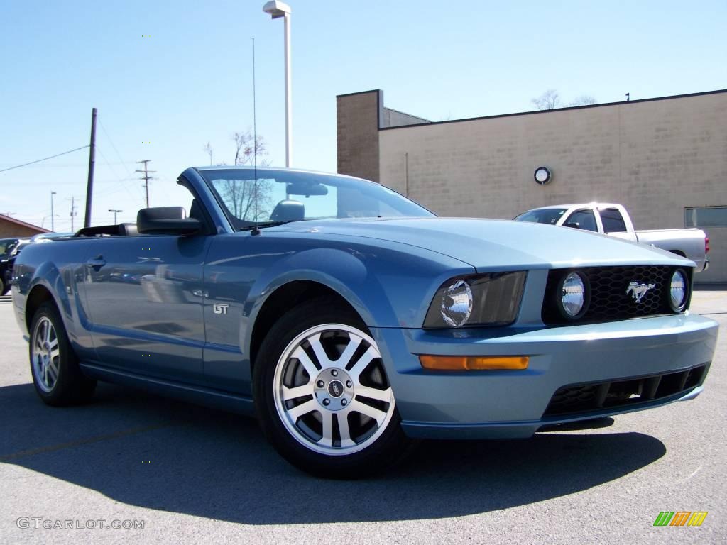 2005 Mustang GT Premium Convertible - Windveil Blue Metallic / Dark Charcoal photo #11