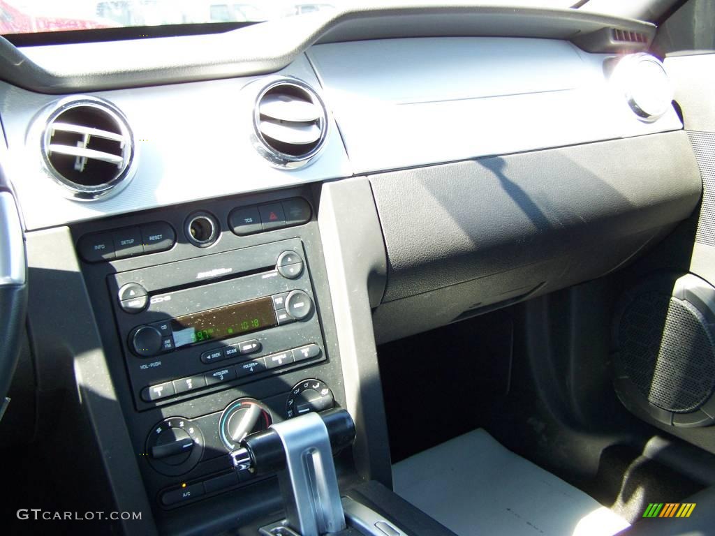 2005 Mustang GT Premium Convertible - Windveil Blue Metallic / Dark Charcoal photo #20