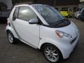Crystal White - fortwo passion cabriolet Photo No. 12