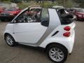 Crystal White - fortwo passion cabriolet Photo No. 23