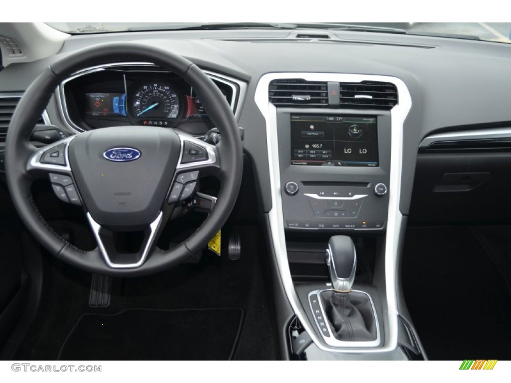 2013 Fusion SE 1.6 EcoBoost - Sterling Gray Metallic / Charcoal Black photo #22