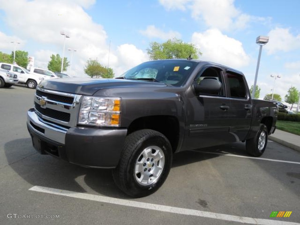 2010 Silverado 1500 LS Crew Cab 4x4 - Taupe Gray Metallic / Dark Titanium photo #3