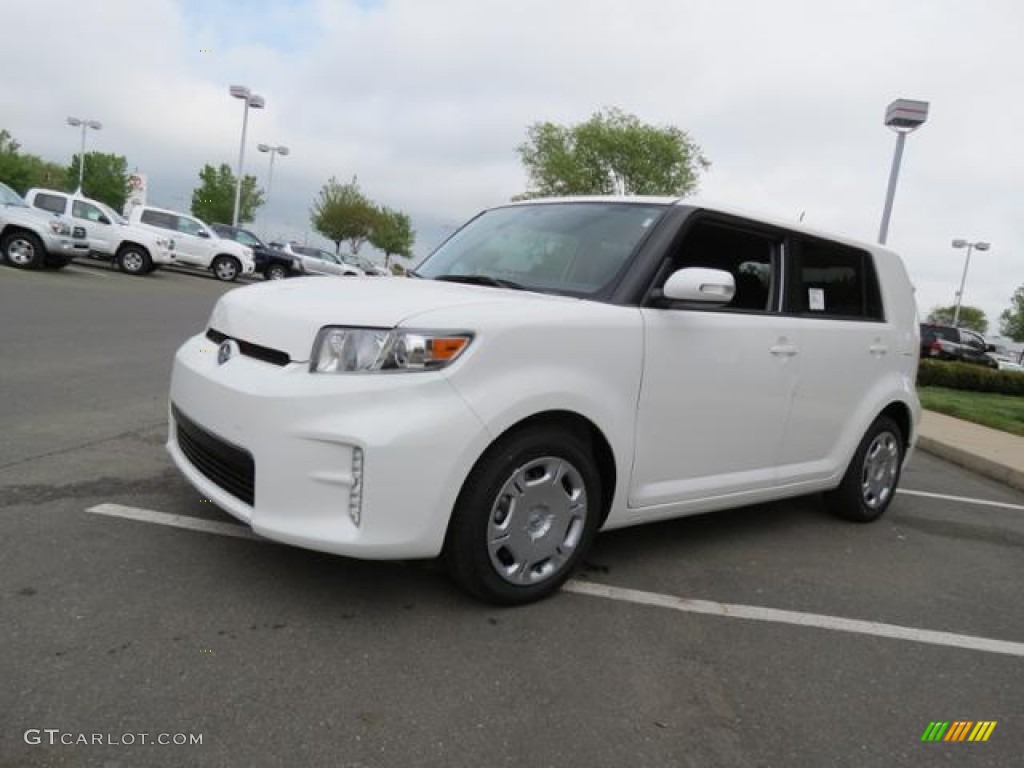 Super White 2013 Scion xB Standard xB Model Exterior Photo #79999793