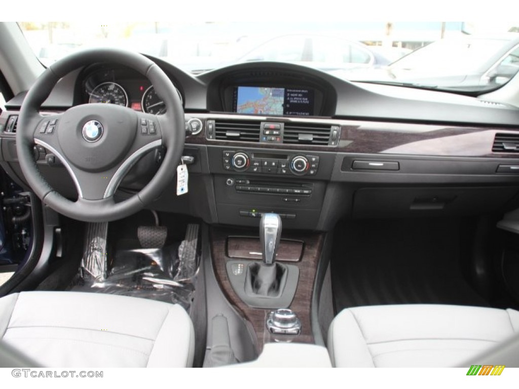 2013 BMW 3 Series 328i xDrive Coupe Everest Grey/Black Dashboard Photo #80001056