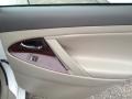 Super White - Camry LE Photo No. 22