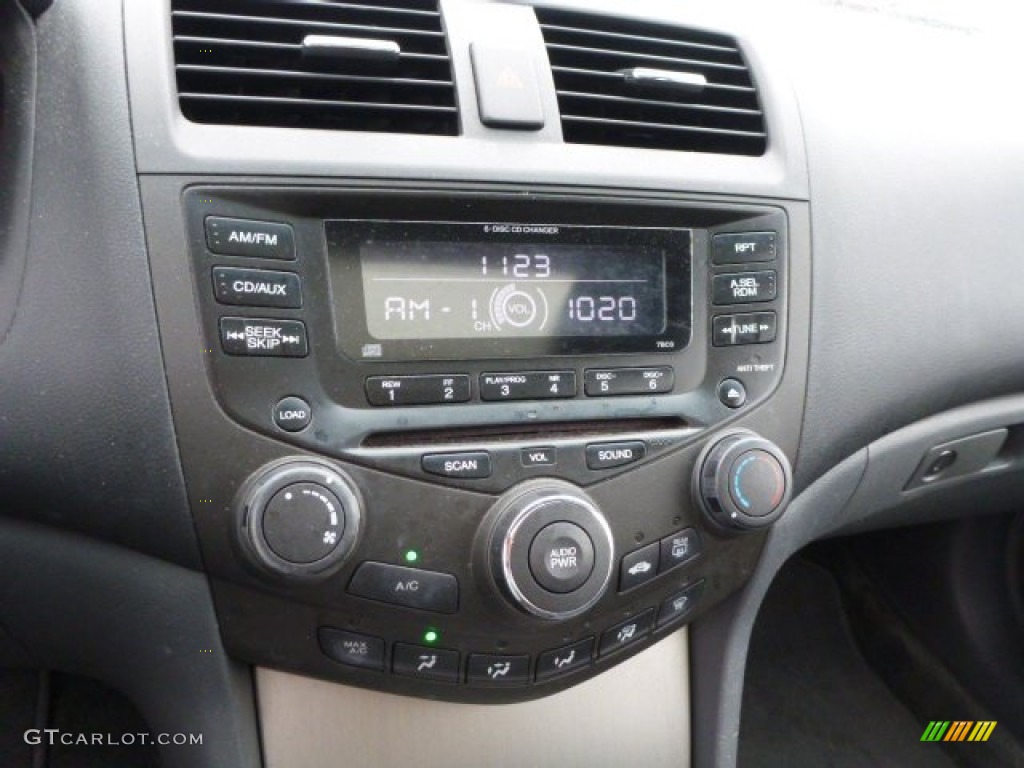 2003 Honda Accord EX Sedan Controls Photo #80007322