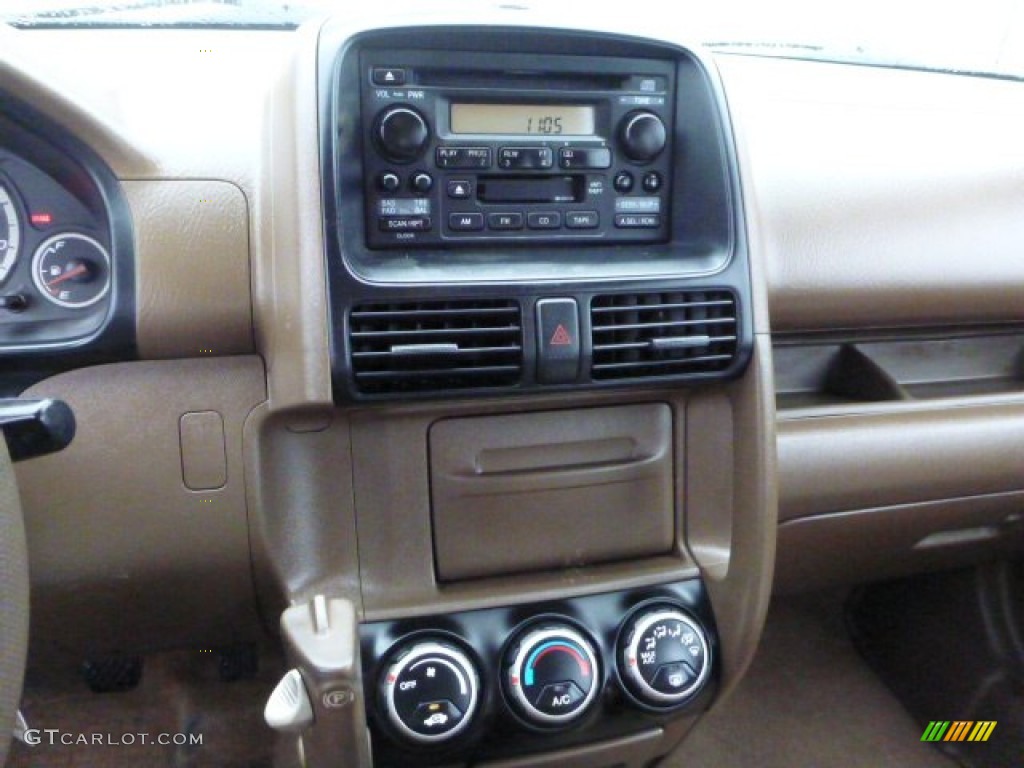 2003 Honda CR-V LX 4WD Controls Photos