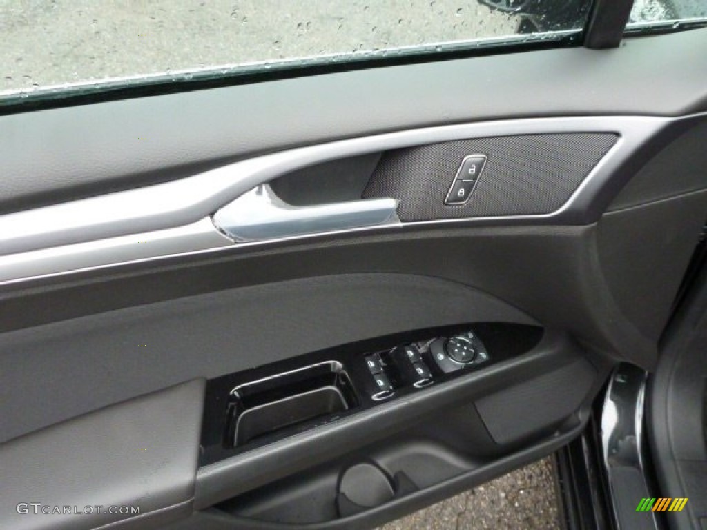 2013 Fusion SE - Tuxedo Black Metallic / Charcoal Black photo #11