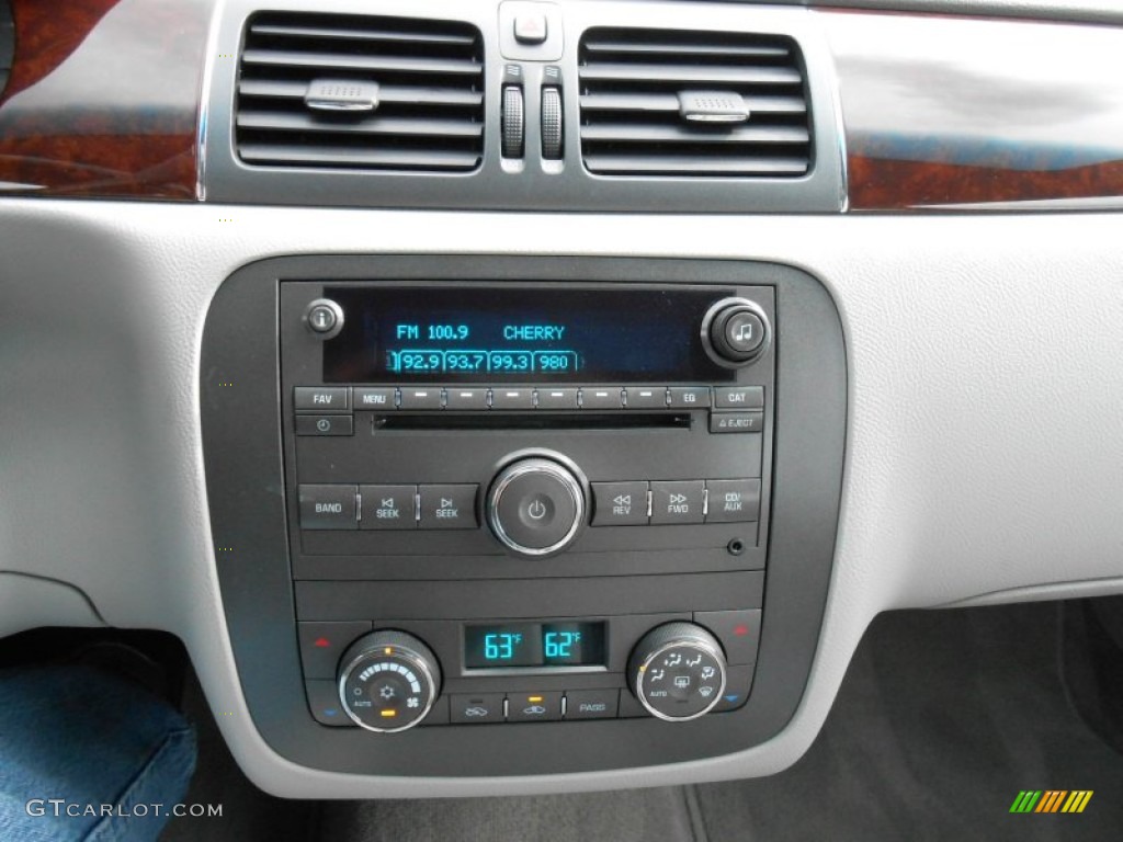 2011 Buick Lucerne CX Controls Photo #80011099