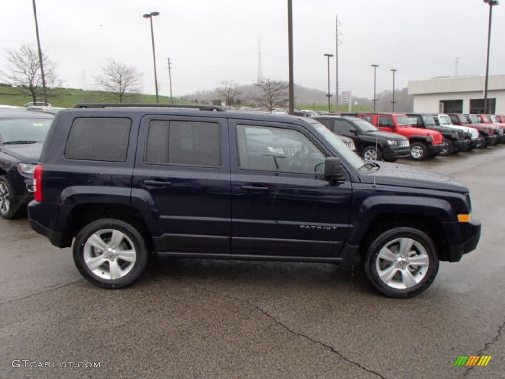 2014 Patriot Latitude 4x4 - True Blue Pearl / Dark Slate Gray/Light Pebble photo #5