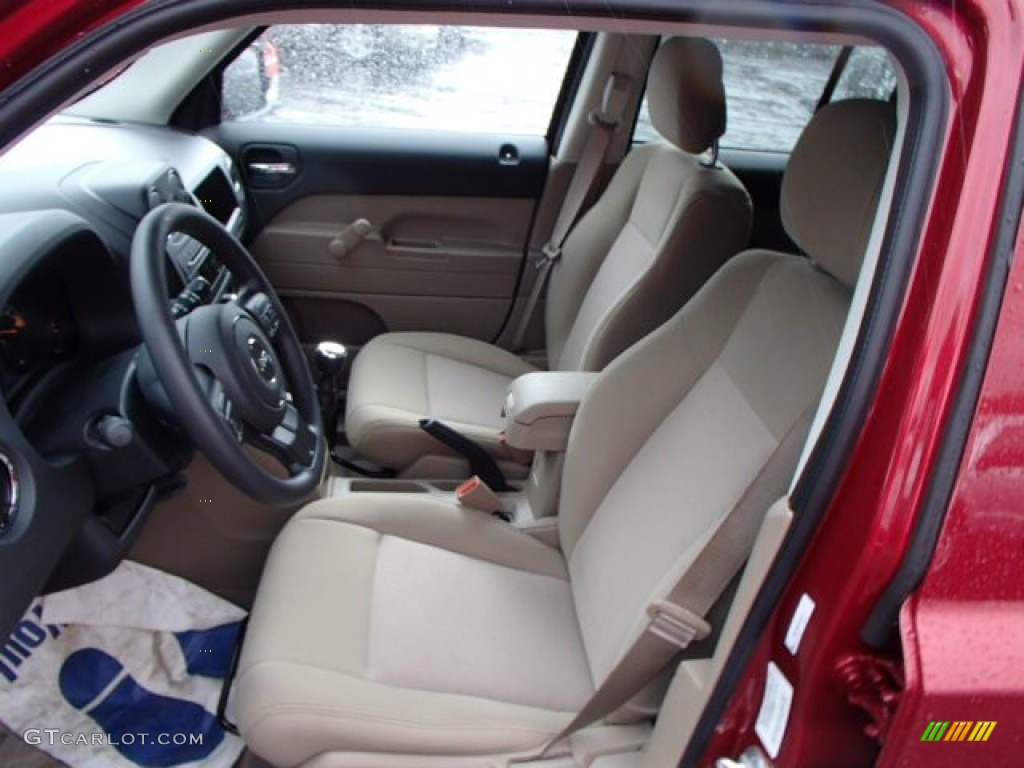 2014 Jeep Patriot Sport 4x4 Front Seat Photo #80012100