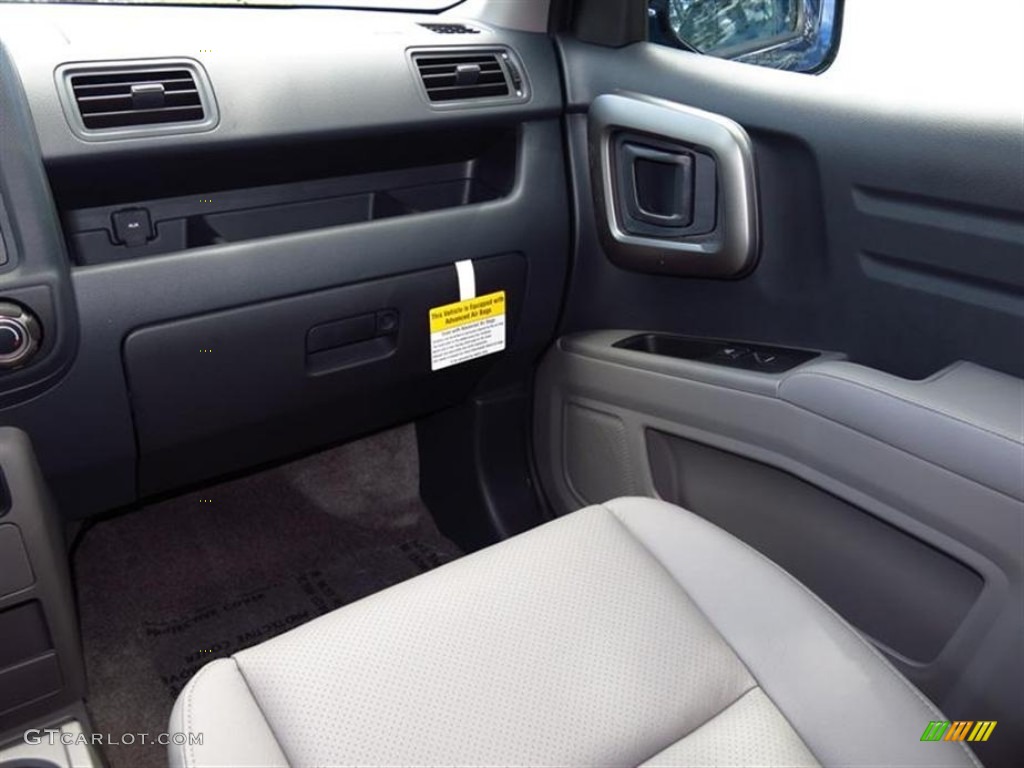 2013 Ridgeline RTL - Obsidian Blue Pearl / Gray photo #8