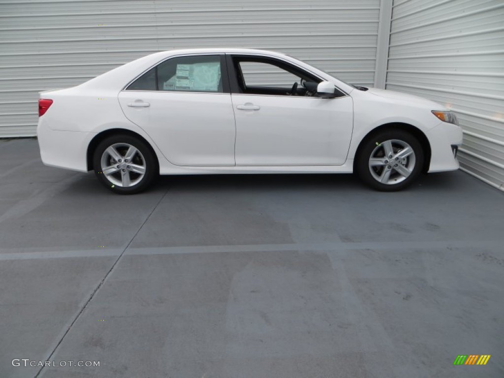 2013 Camry SE - Super White / Black photo #3