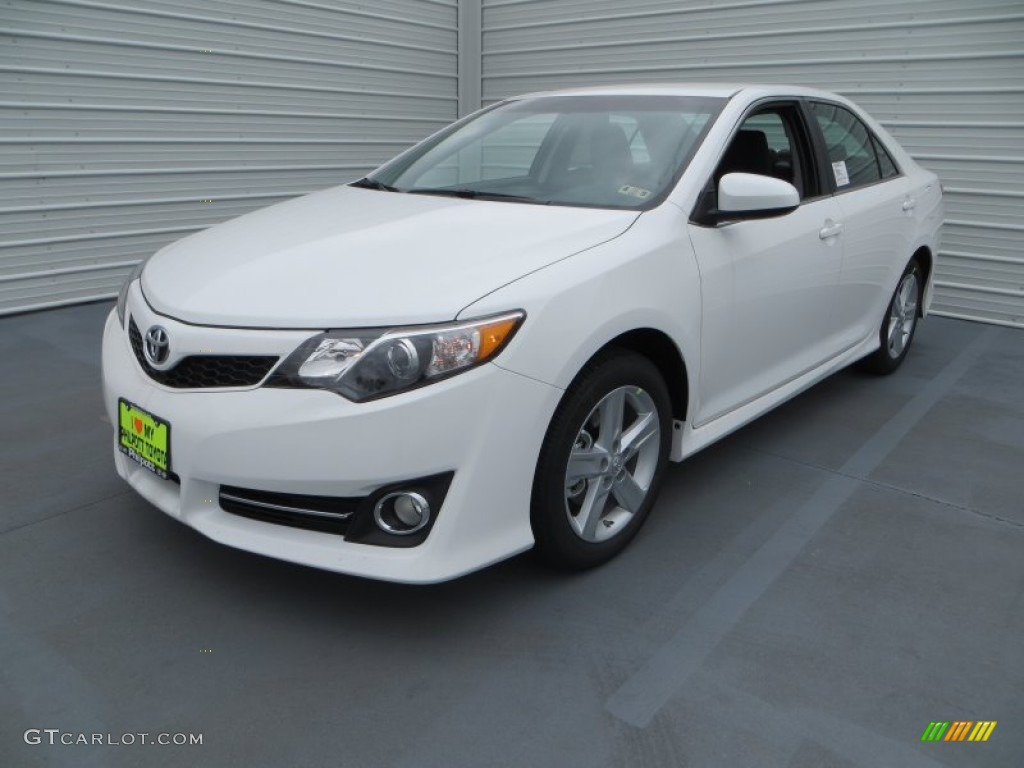 2013 Camry SE - Super White / Black photo #10