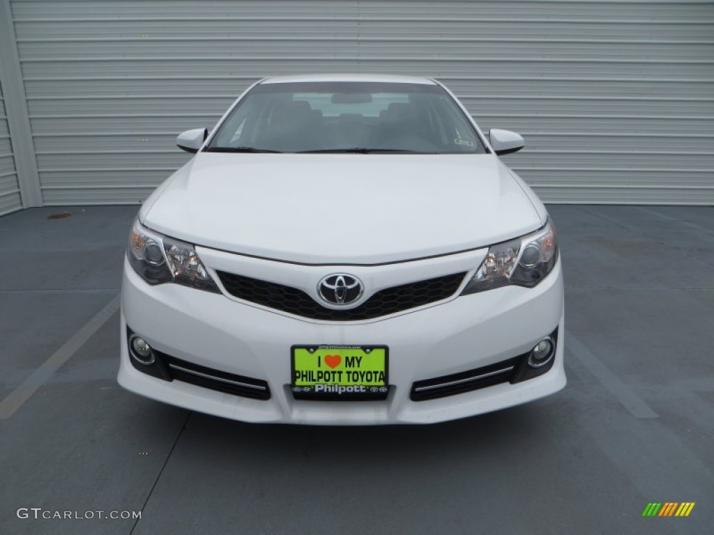 2013 Camry SE - Super White / Black photo #11