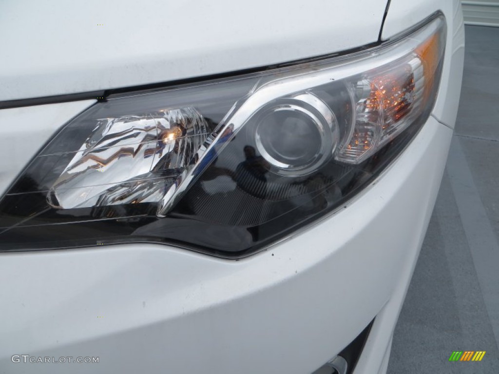 2013 Camry SE - Super White / Black photo #12