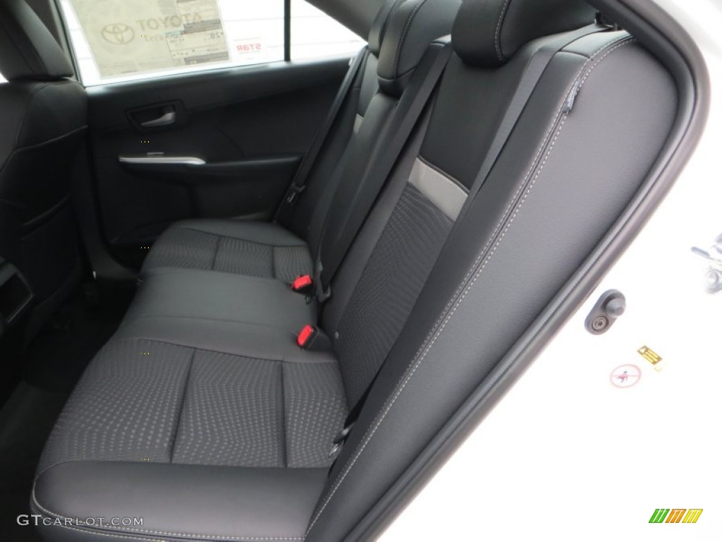 2013 Camry SE - Super White / Black photo #21