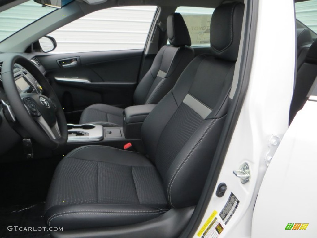 2013 Camry SE - Super White / Black photo #23
