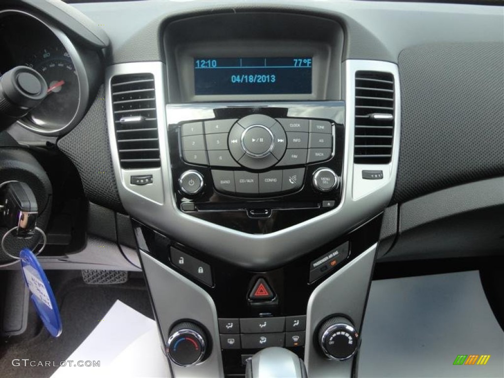 2013 Cruze LT - Summit White / Jet Black photo #12