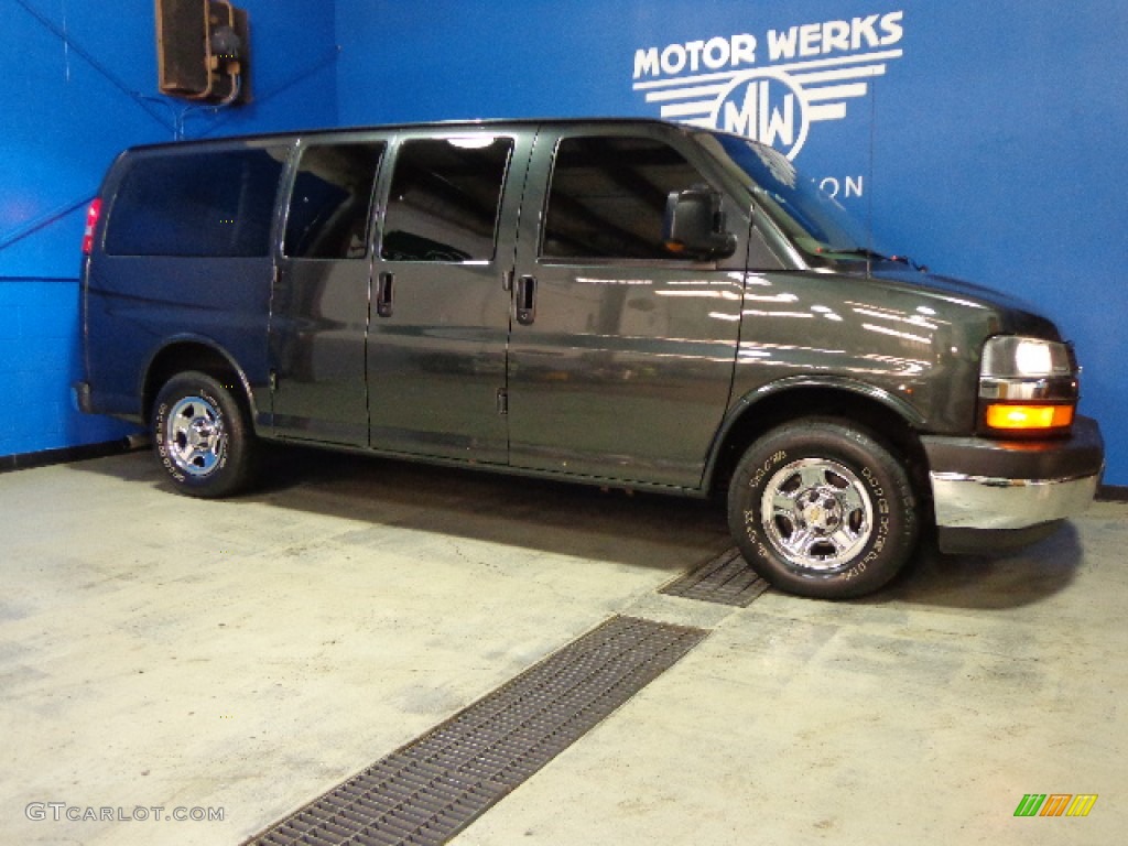 2004 Express 1500 LS AWD Passenger Van - Dark Gray Metallic / Medium Dark Pewter photo #8