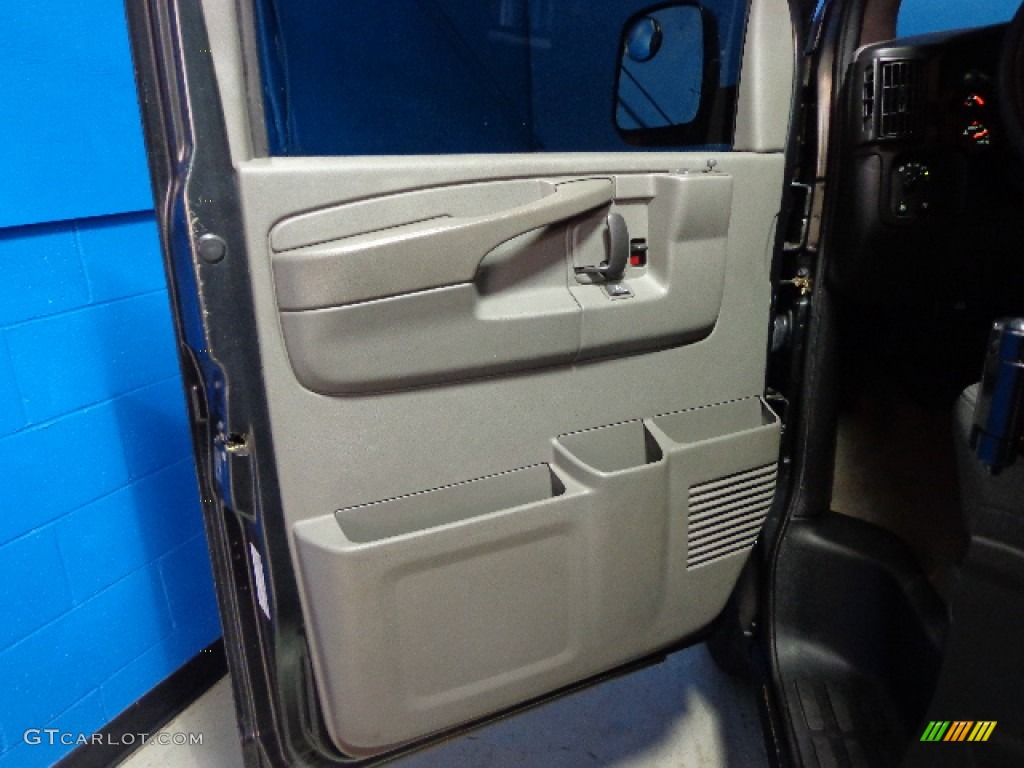 2004 Express 1500 LS AWD Passenger Van - Dark Gray Metallic / Medium Dark Pewter photo #17