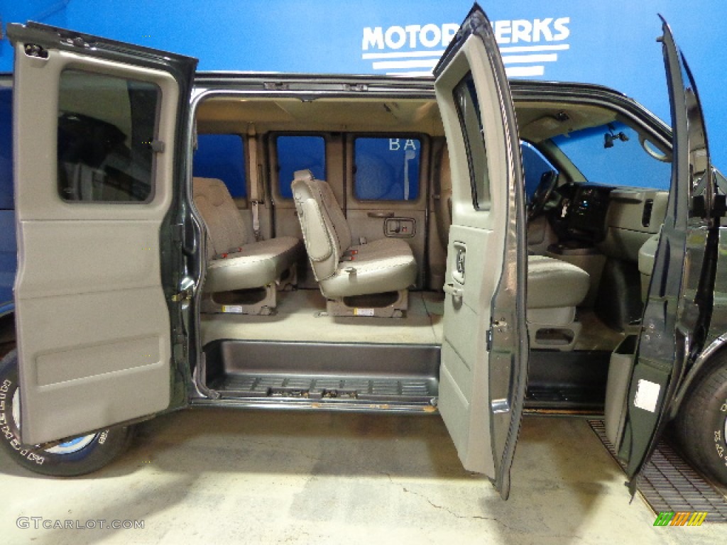 2004 Express 1500 LS AWD Passenger Van - Dark Gray Metallic / Medium Dark Pewter photo #23