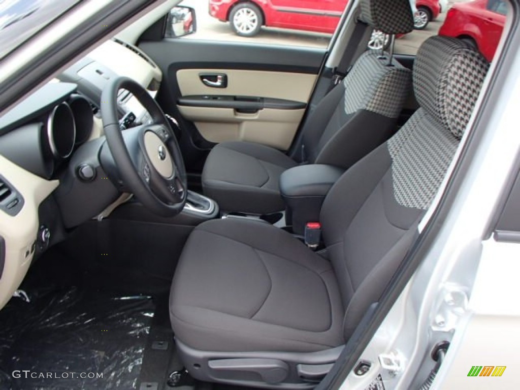 Sand/Black Houndstooth Cloth Interior 2013 Kia Soul ! Photo #80018690