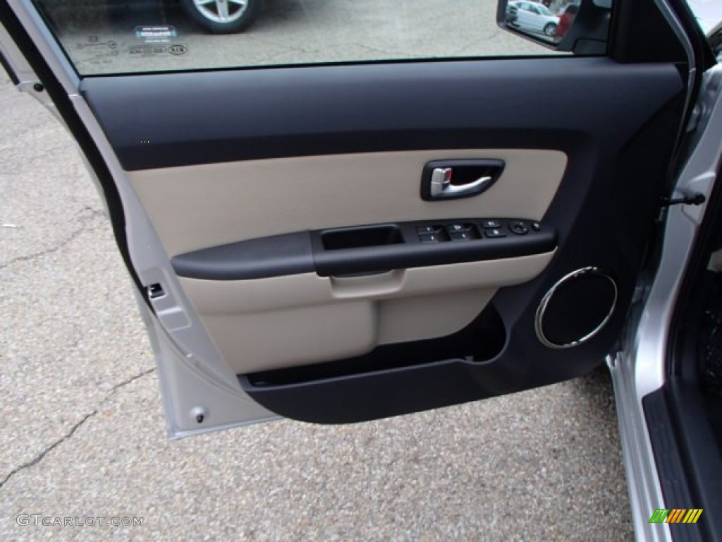 2013 Kia Soul ! Sand/Black Houndstooth Cloth Door Panel Photo #80018699