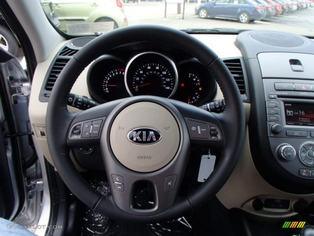 2013 Kia Soul ! Sand/Black Houndstooth Cloth Steering Wheel Photo #80018816