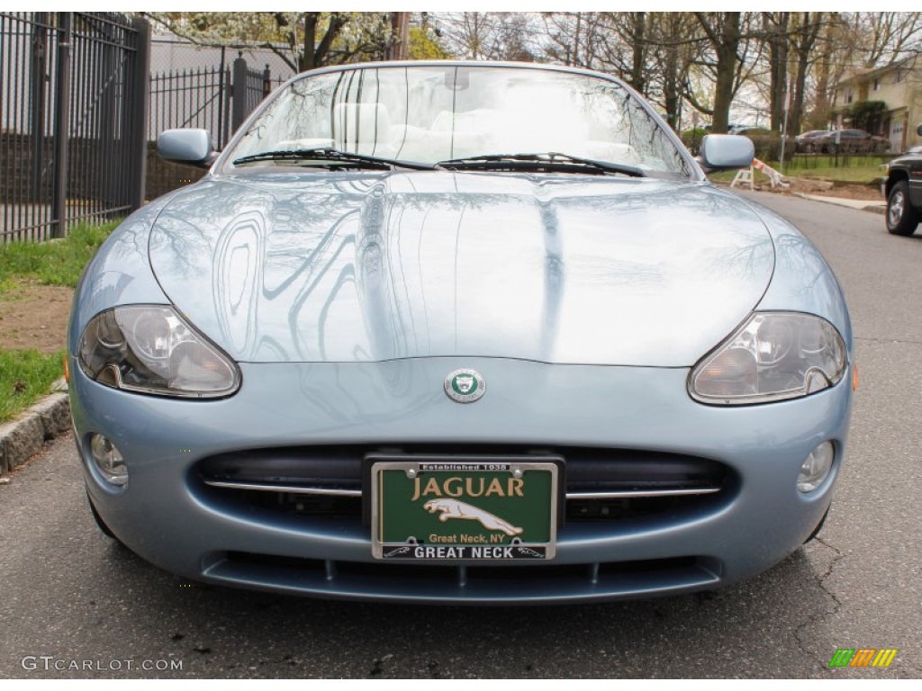 2006 XK XK8 Convertible - Frost Blue Metallic / Ivory photo #2