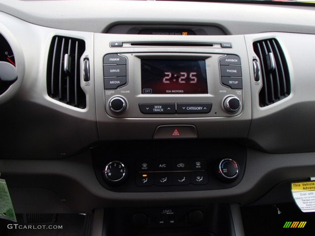 2013 Kia Sportage LX AWD Controls Photo #80019102