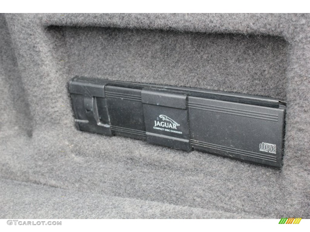2006 Jaguar XK XK8 Convertible Audio System Photo #80019190