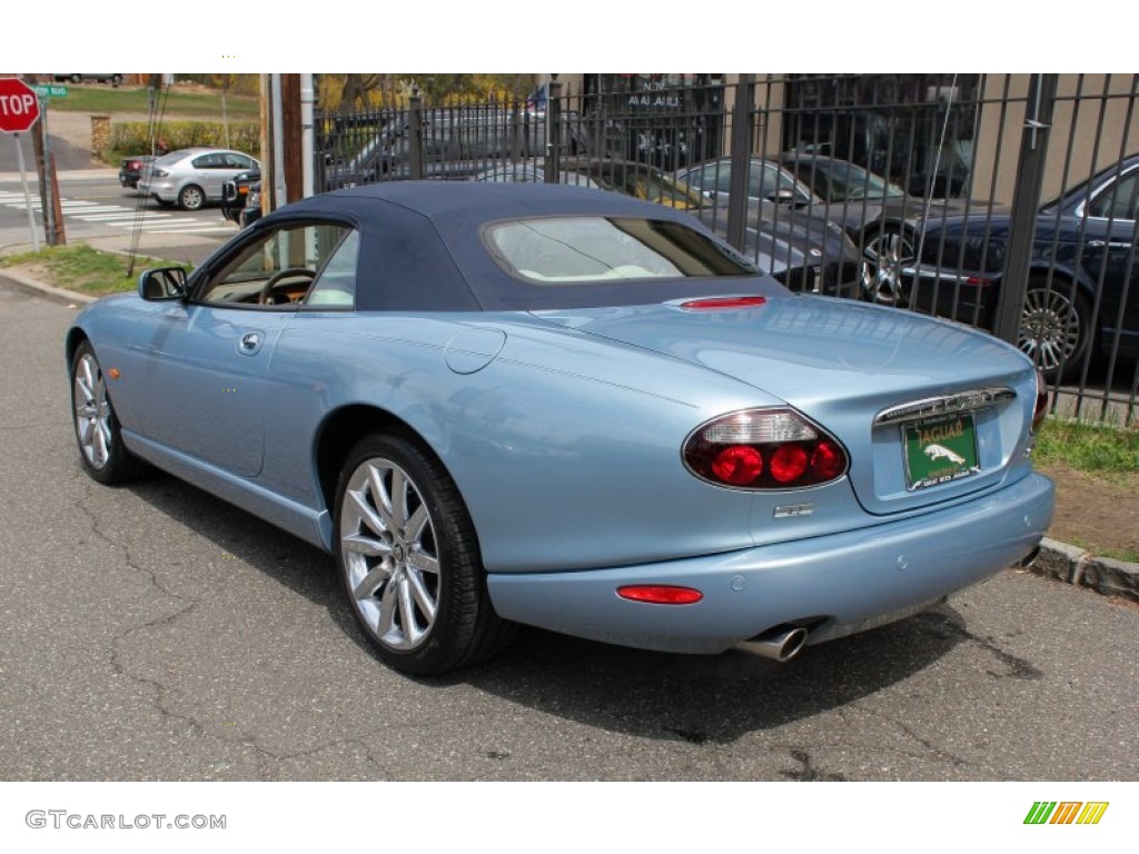 2006 XK XK8 Convertible - Frost Blue Metallic / Ivory photo #25