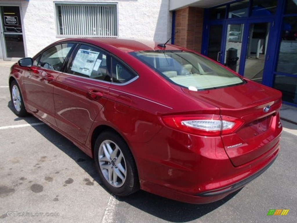 2013 Fusion SE 1.6 EcoBoost - Ruby Red Metallic / Dune photo #6