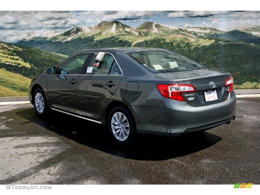 2013 Camry LE - Cypress Green Metallic / Ivory photo #2