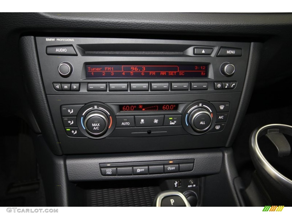 2014 BMW X1 sDrive28i Controls Photo #80035246