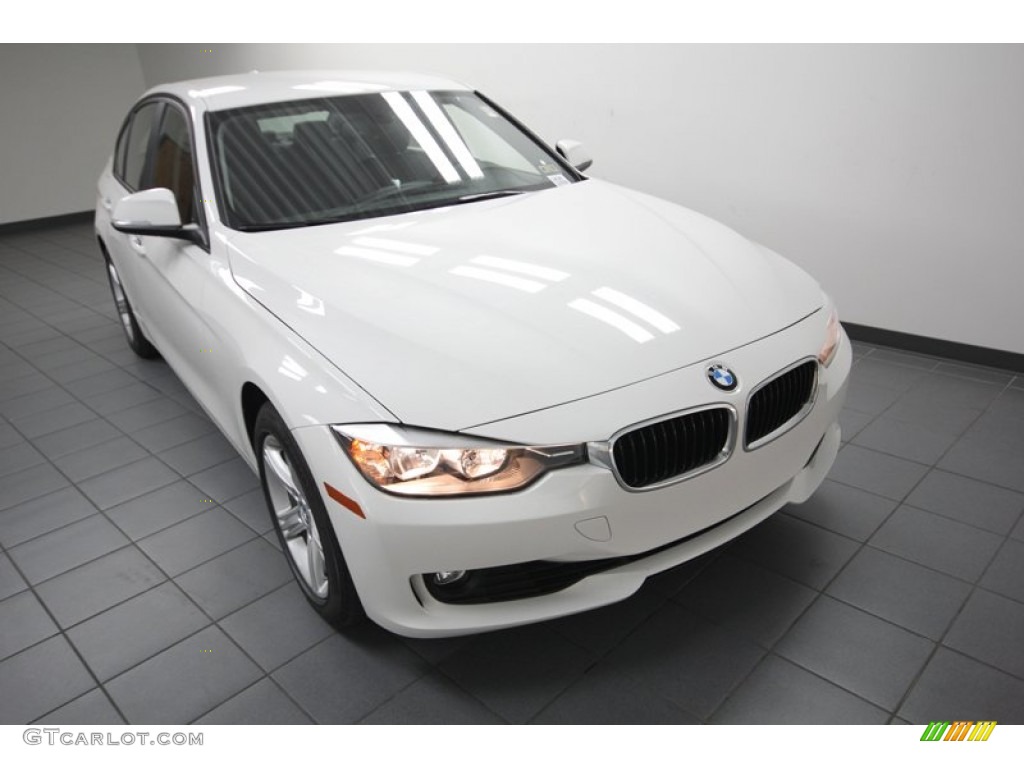 2013 3 Series 328i Sedan - Alpine White / Black photo #5