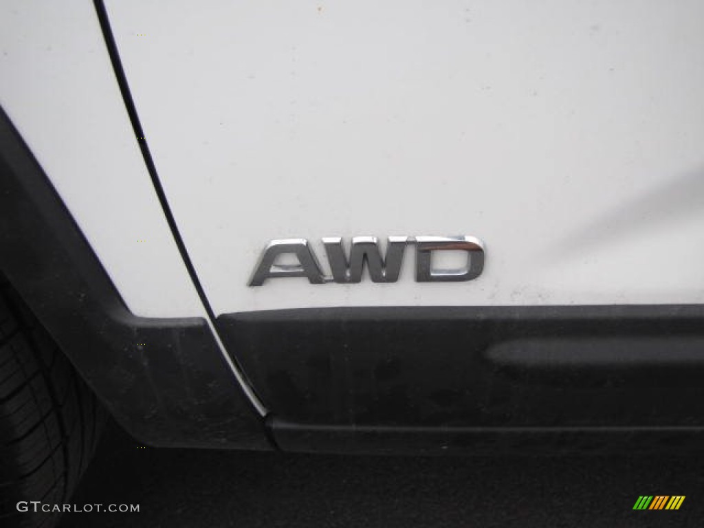 2013 Sorento LX V6 AWD - Snow White Pearl / Beige photo #41