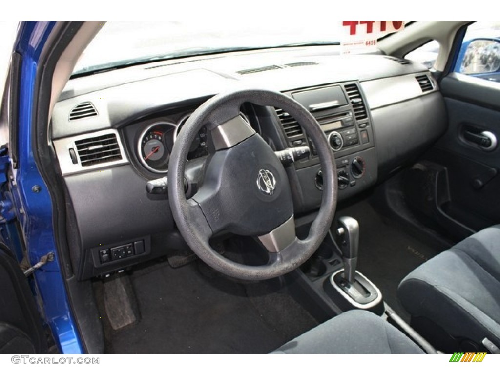 2009 Versa 1.8 S Hatchback - Blue Metallic / Charcoal photo #5