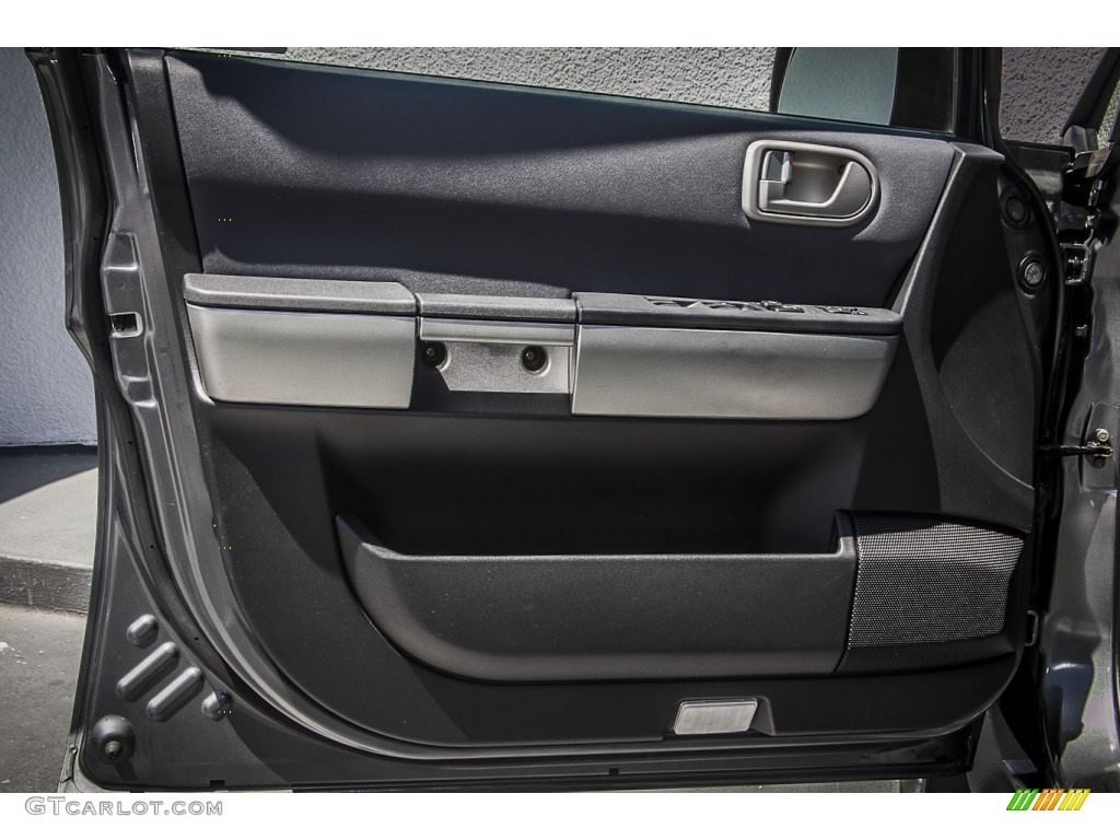 2004 Mitsubishi Endeavor LS Charcoal Gray Door Panel Photo #80043875