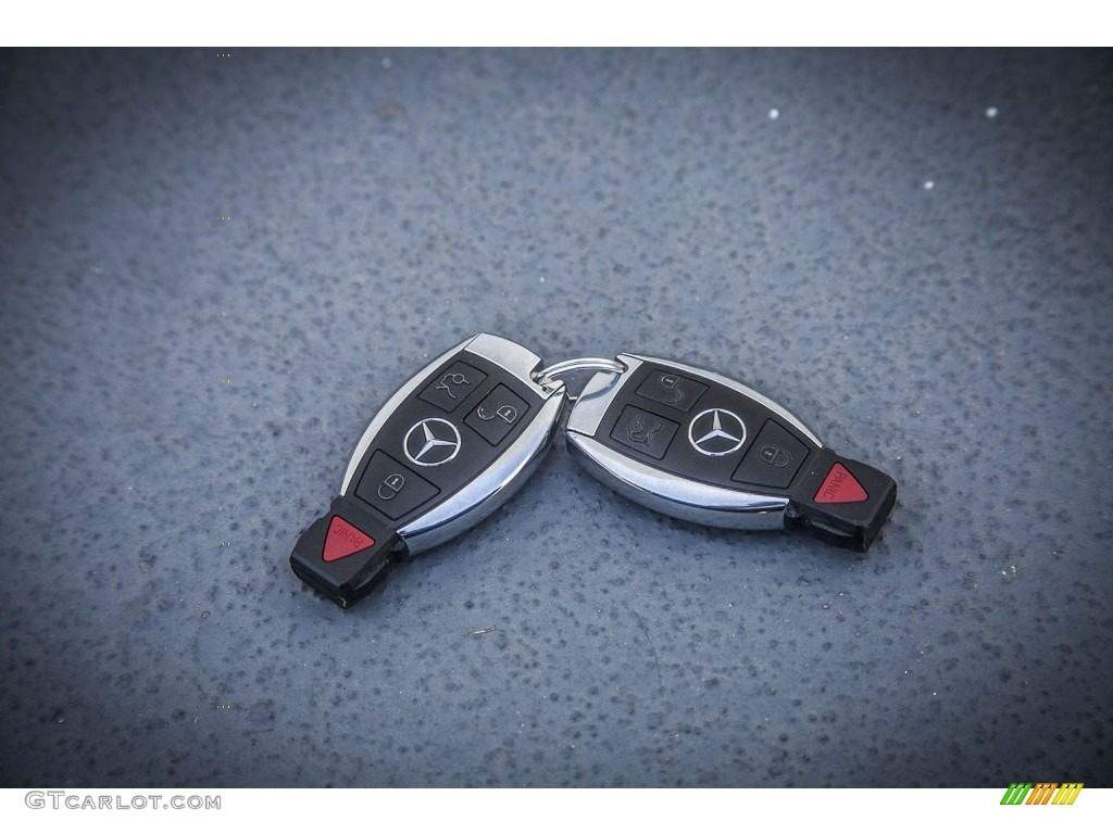 2010 Mercedes-Benz GLK 350 Keys Photos