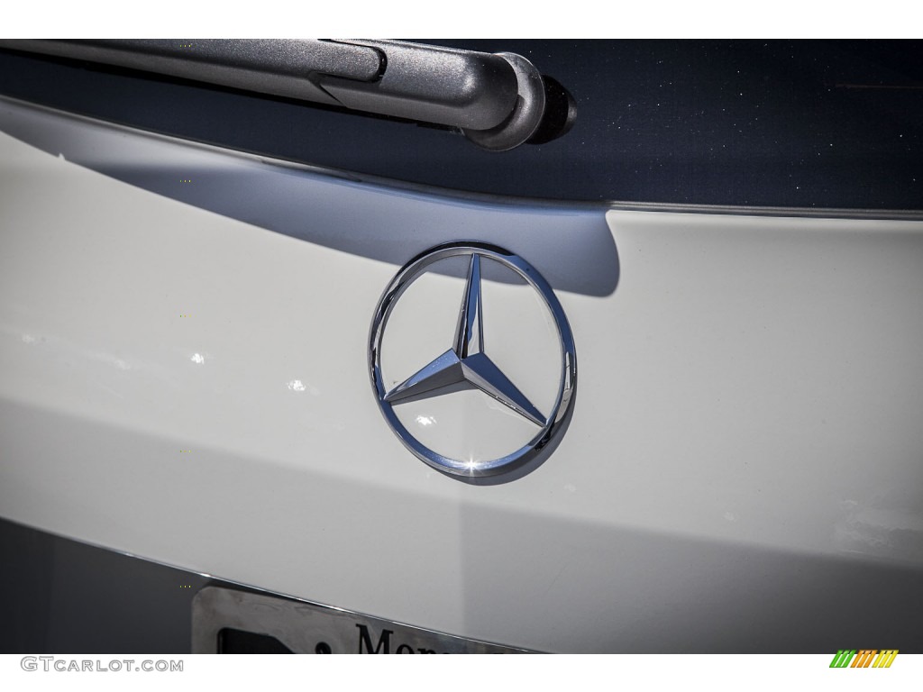 2010 Mercedes-Benz GLK 350 Marks and Logos Photos